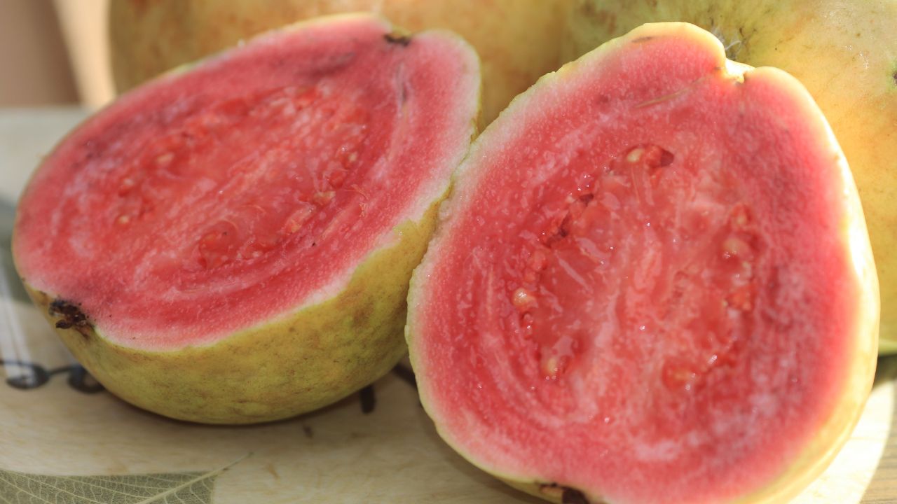 Can You Eat the Seeds of a Guava?