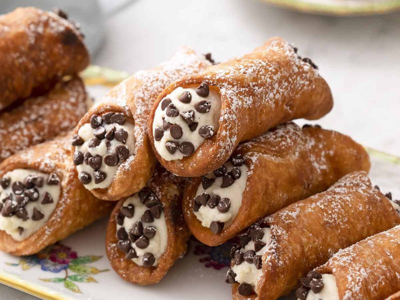Can You Freeze Cannolis? The Truth About Freezing and Thawing Cannolis