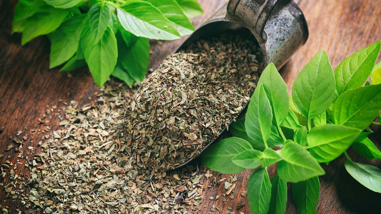 Substitutes for Dried Basil Leaves